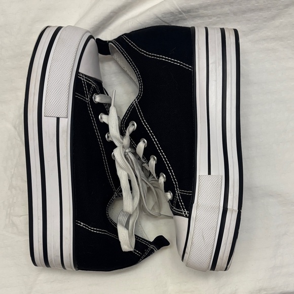 Black & White Platform Sneakers - Picture 5 of 9